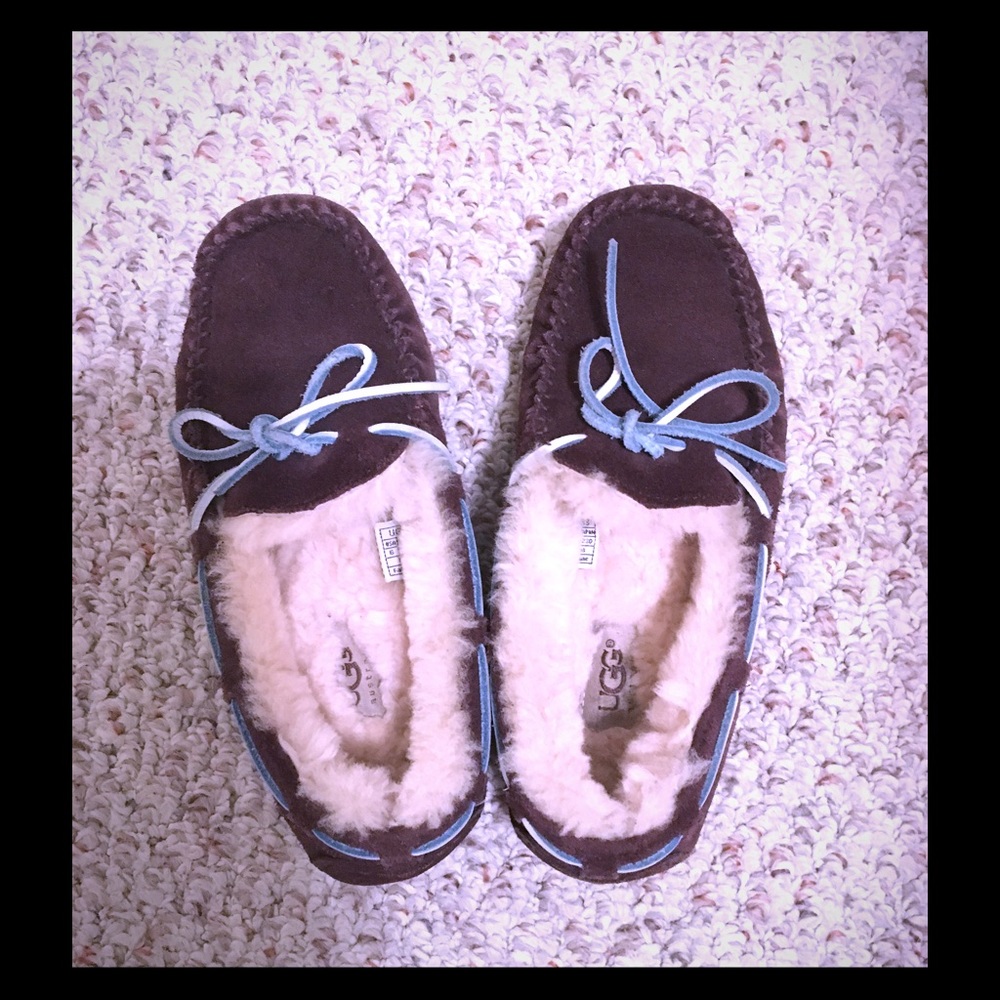 Cozy ugg moccasins