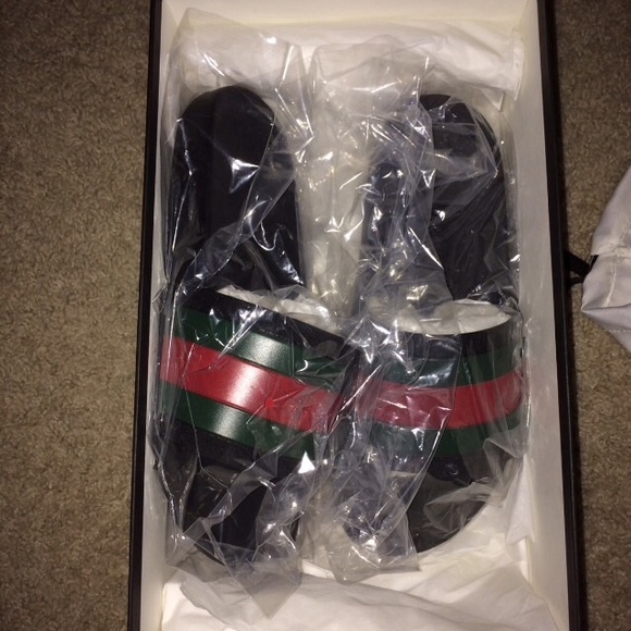 Gucci Flops - Picture 1 of 3