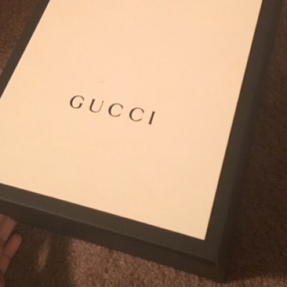 Gucci Flops - Picture 2 of 3
