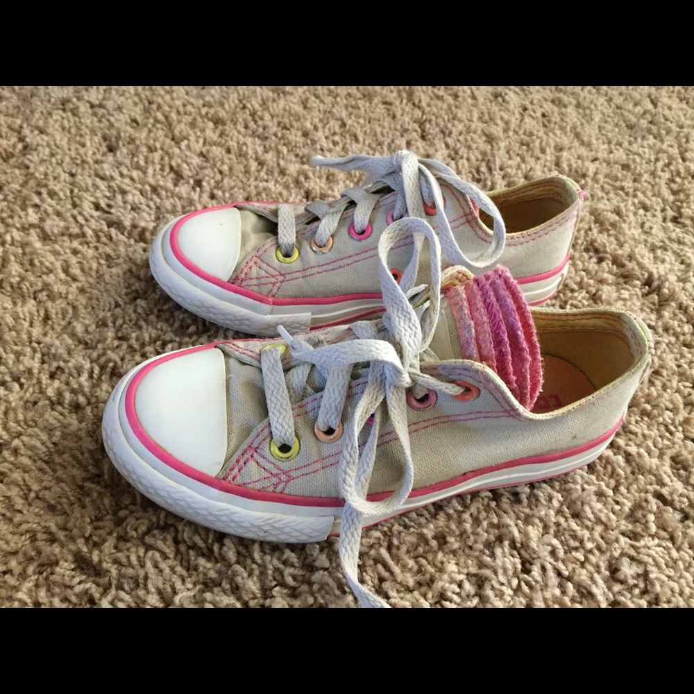 Little girls Converse
