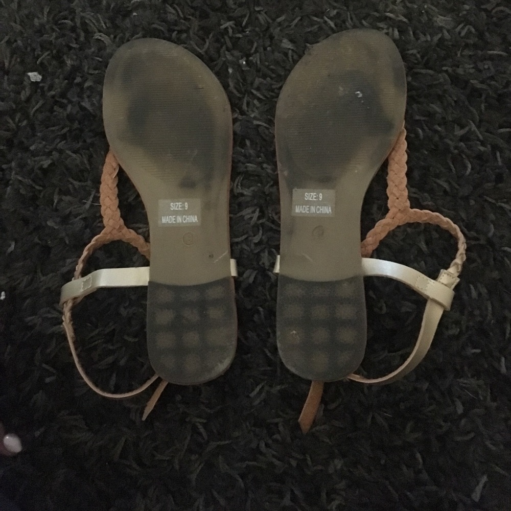 Gold sandals! - Picture 2 of 2