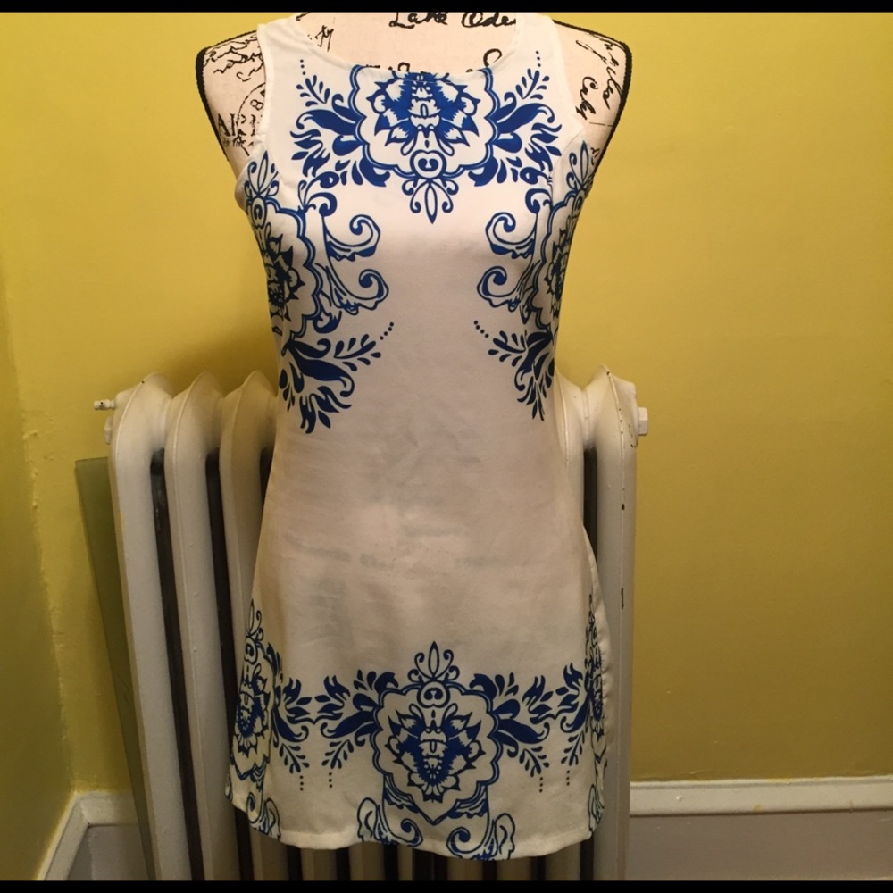 Elfin Printed Dress -Size M