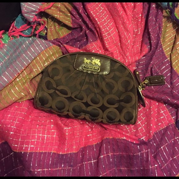 Coach Handbags - 🎈FINAL🎈Coach Makeup Bag 💋