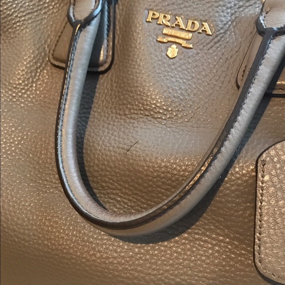 Prada Vitello Daino Gray Pebbled Leather Tote - Picture 3 of 4