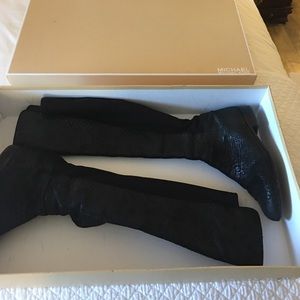 Michael Kors Boots with the box