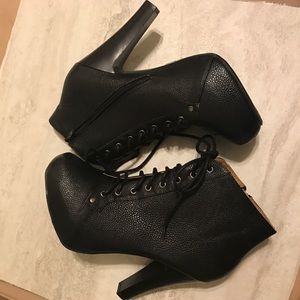 Charlotte Ruse booties