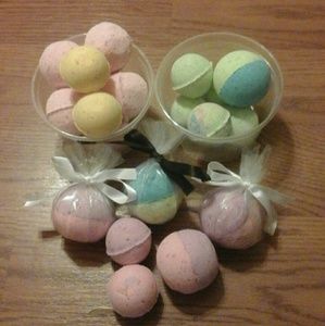 Lot of 20 bath bombs for $25