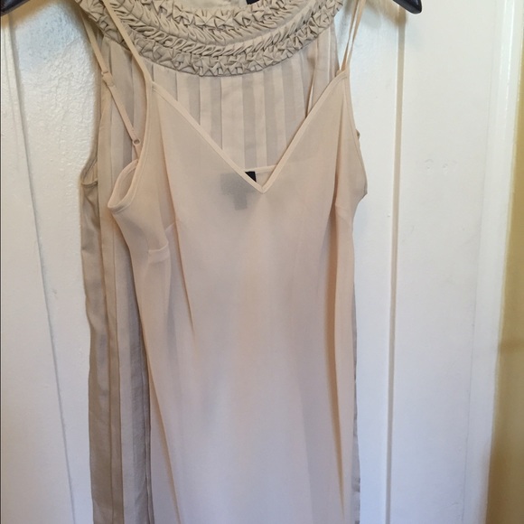 Pleated dress with ribbon detail - Picture 2 of 4