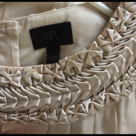 Pleated dress with ribbon detail - Picture 3 of 4