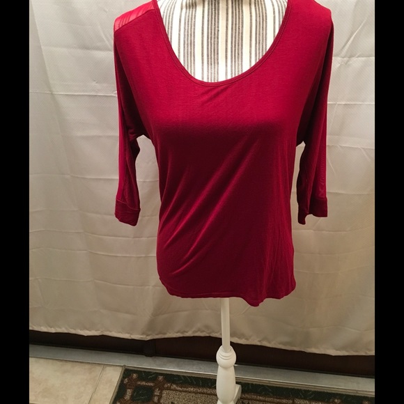 Active Wine Colored Top size Medium - Picture 5 of 16