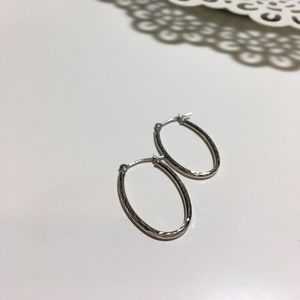 14k white gold oblong hoop earrings