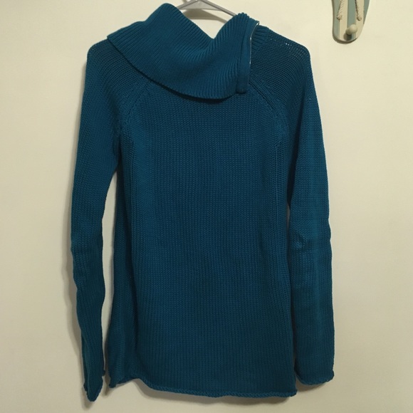 Sweater with a zipper neckline - Picture 2 of 3