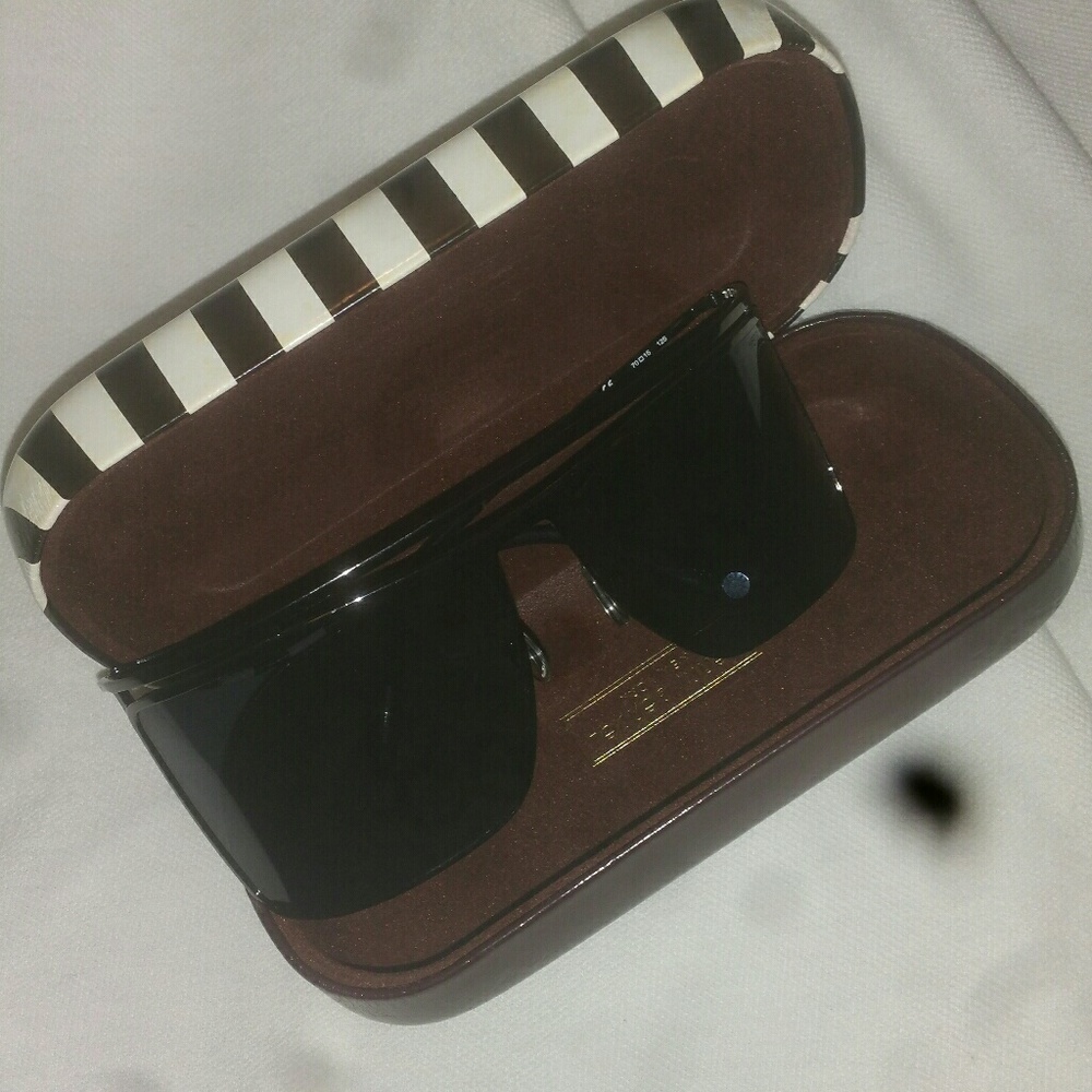 Henri Bendel Sun glasses