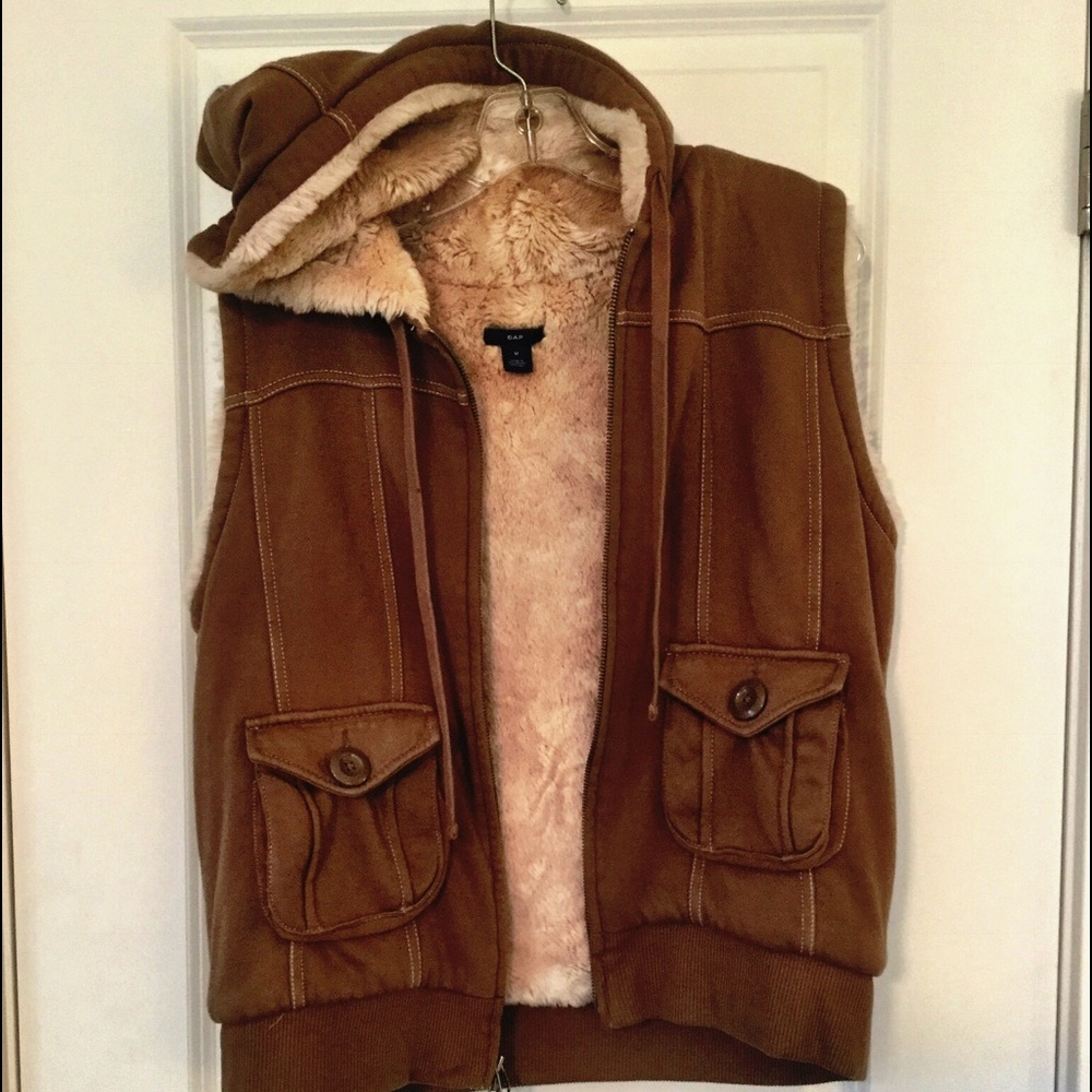 Gap soft fuzzy vest
