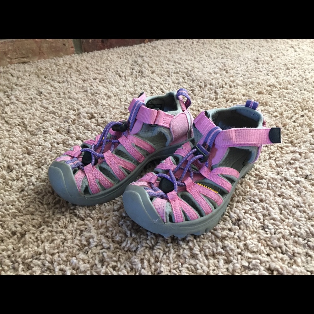 Girls pink Keen Whisper sandals