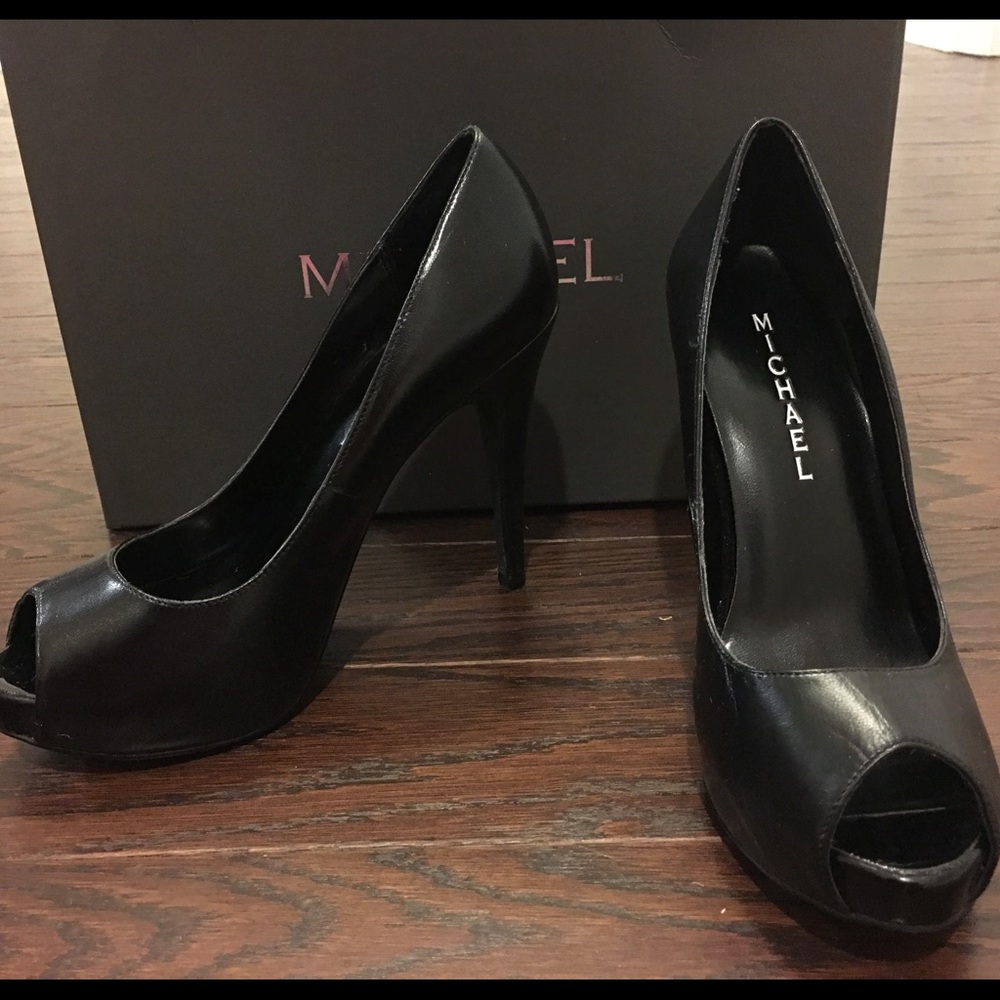 MICHAEL Christy Heels 6M