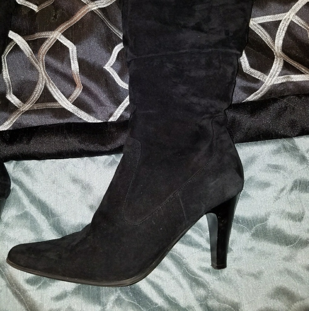 Suede boots - Picture 2 of 3
