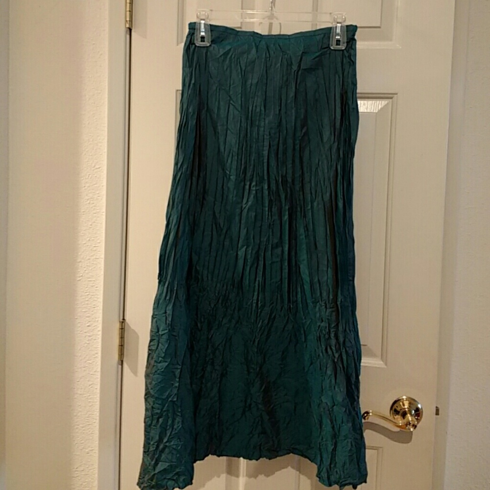 Nwot Teal crinkled long skirt
