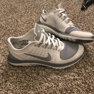 Great condition. Size 4 youth boys Nike.