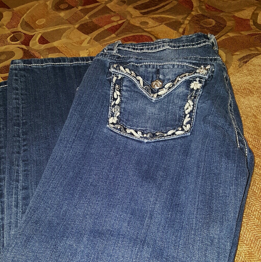 Women's miss me capris size 29