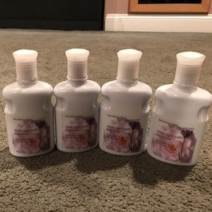 4 GENTLY USED B&BW MOONLIGHT PATH BODY LOTIONS!!💜