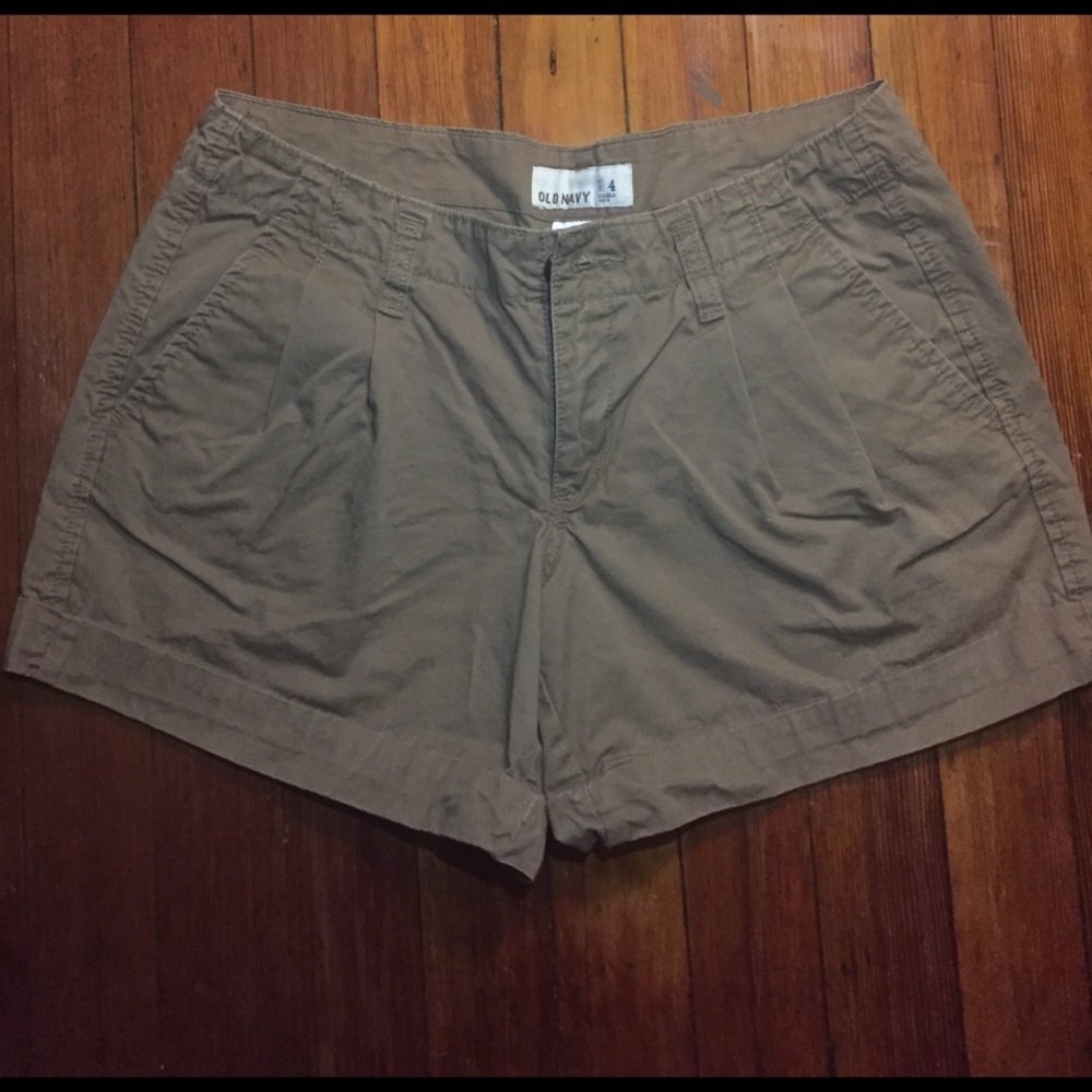 Old Navy Pleated Khaki Shorts (5")
