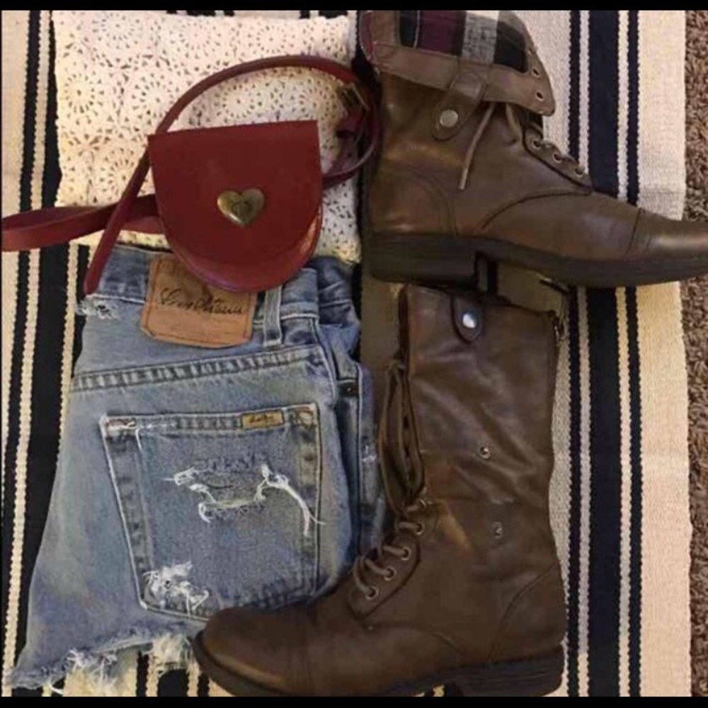 *REPOSHING* Madden Girl brown combat boots