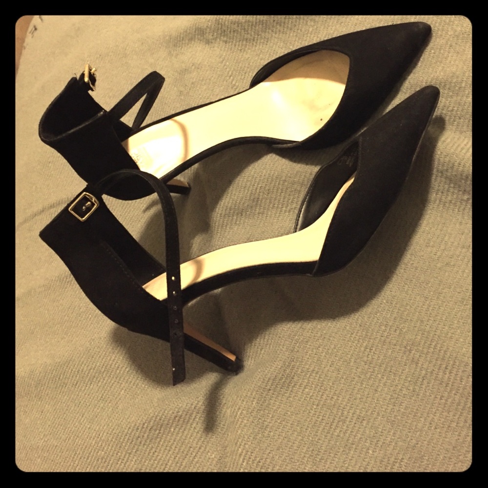 Zara black point toe pump with ankle strap