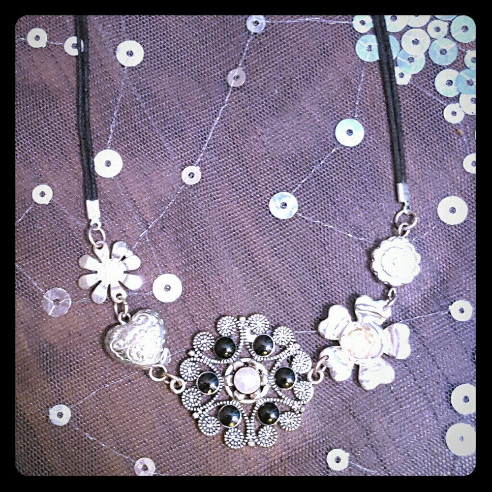 Floral Collar Necklace