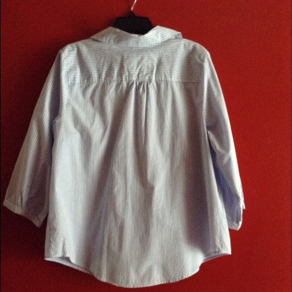 NWT Ladies Button Down Shirt - Picture 2 of 4