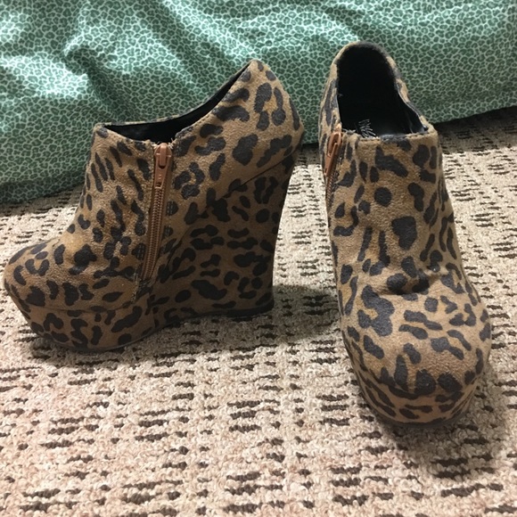 Mossimo Leopard Print Wedge Booties - Picture 1 of 4