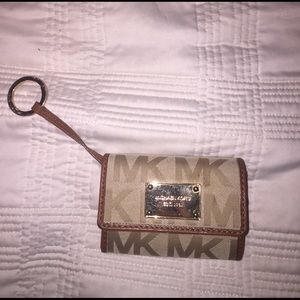 Micheal kors wristlet