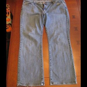 Levi's 590 Bootcut 20W/Medium
