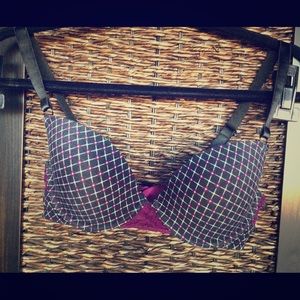 Casanova intimates black/fuscia/purple bra 32D