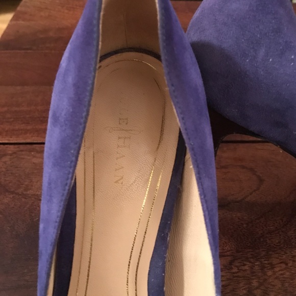 Blue suede Cole Haan pumps - Picture 2 of 5