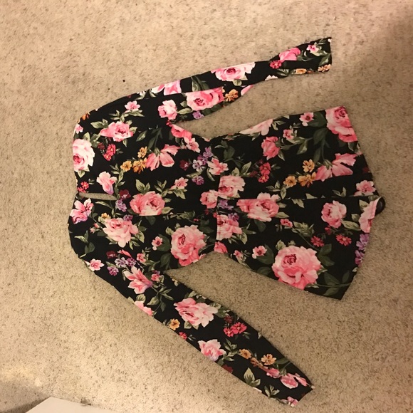 Floral Romper from Forever 21 NWT - Picture 2 of 3