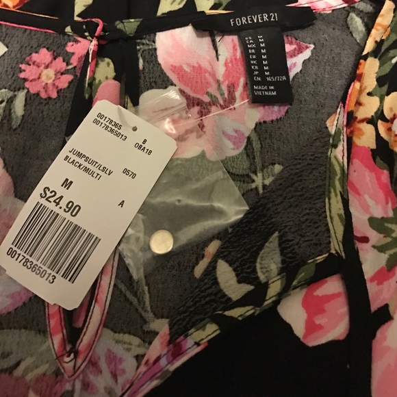 Floral Romper from Forever 21 NWT - Picture 3 of 3