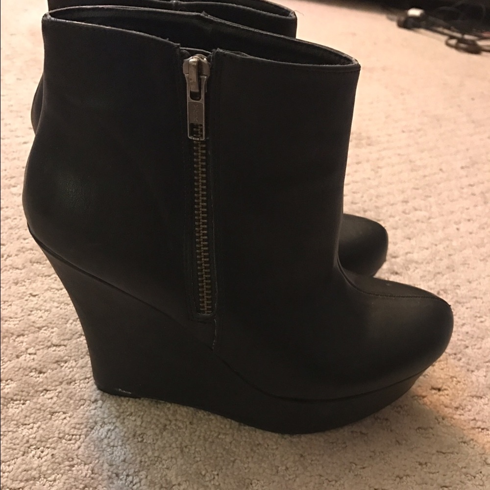 Ankle booties