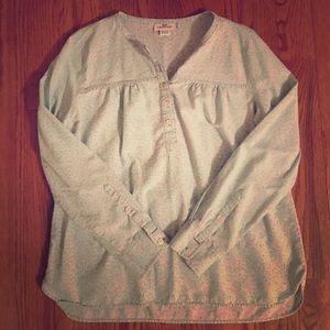 Vineyard Vines patterned summer blouse!