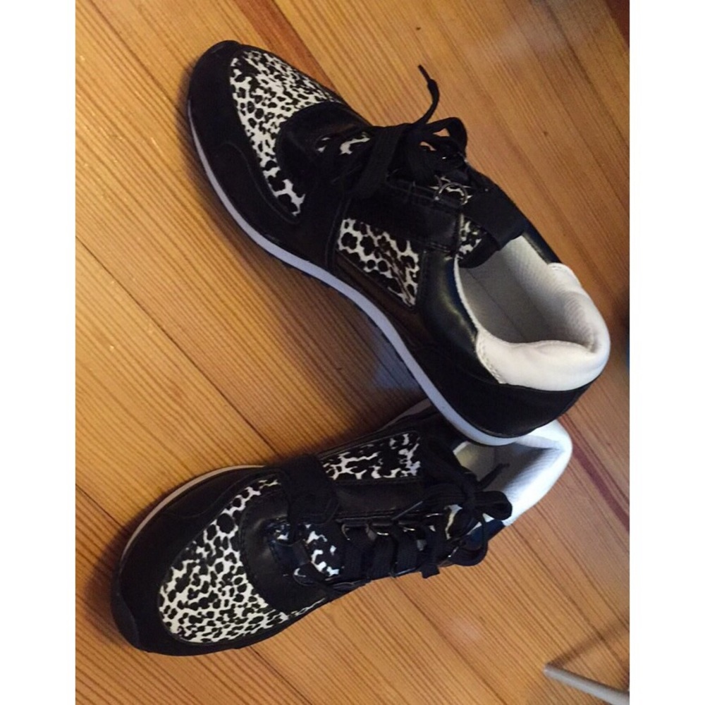 Cute sneakers from shoe dazzle