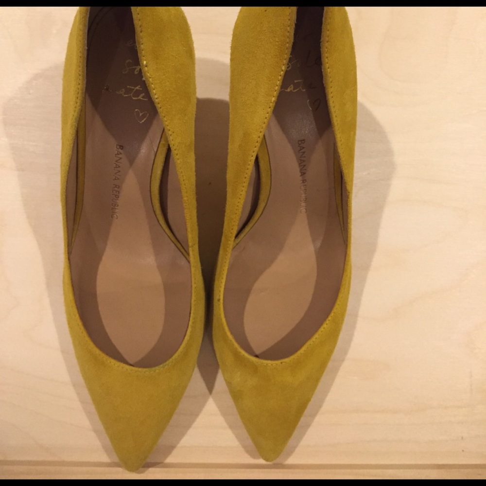 Virtually brand new yellow heels