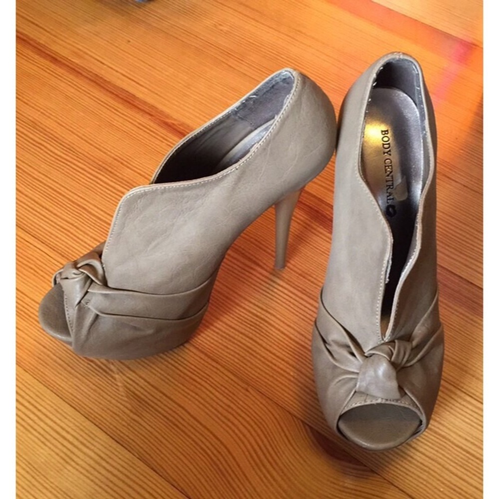 Super cute heels!