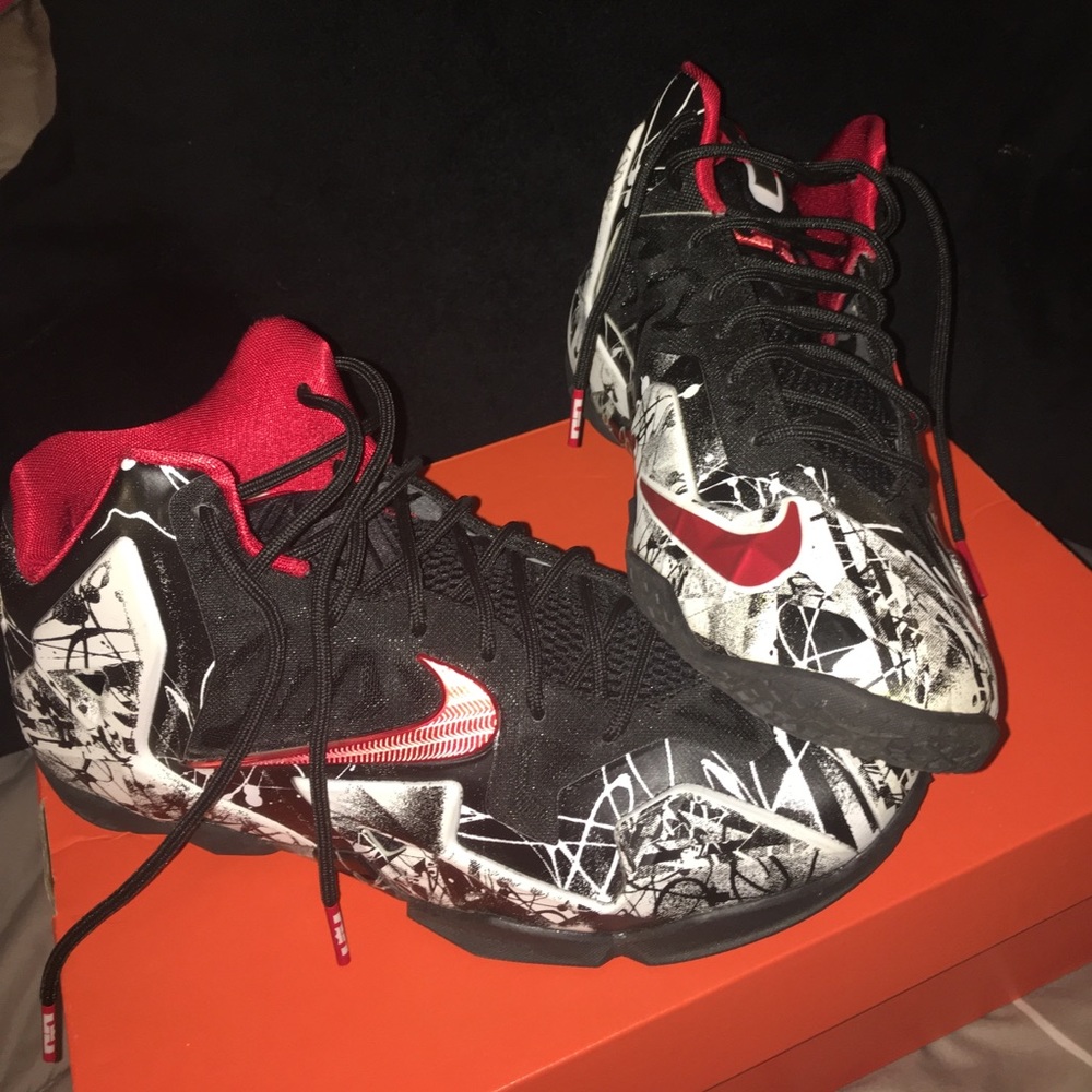Graffiti LeBrons XI