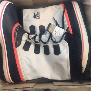 NWT Winter Carnival Sorel Boots