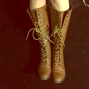 Lace up brown boots