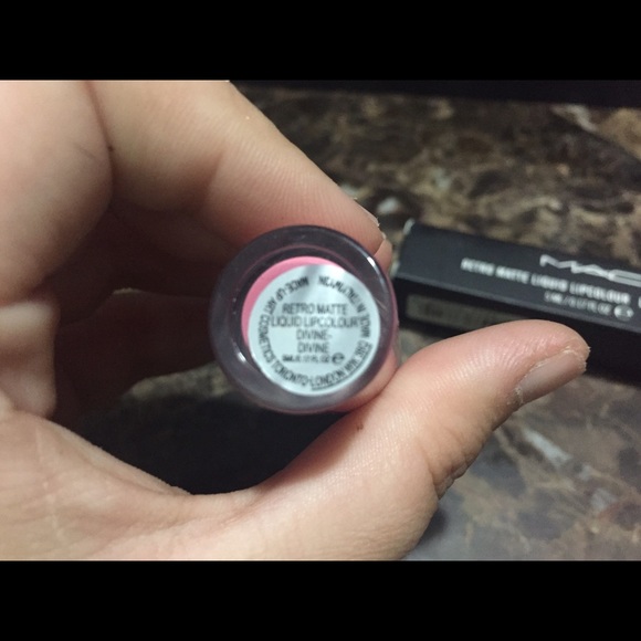 Mac retro lipstick (divine-divine) - Picture 2 of 4