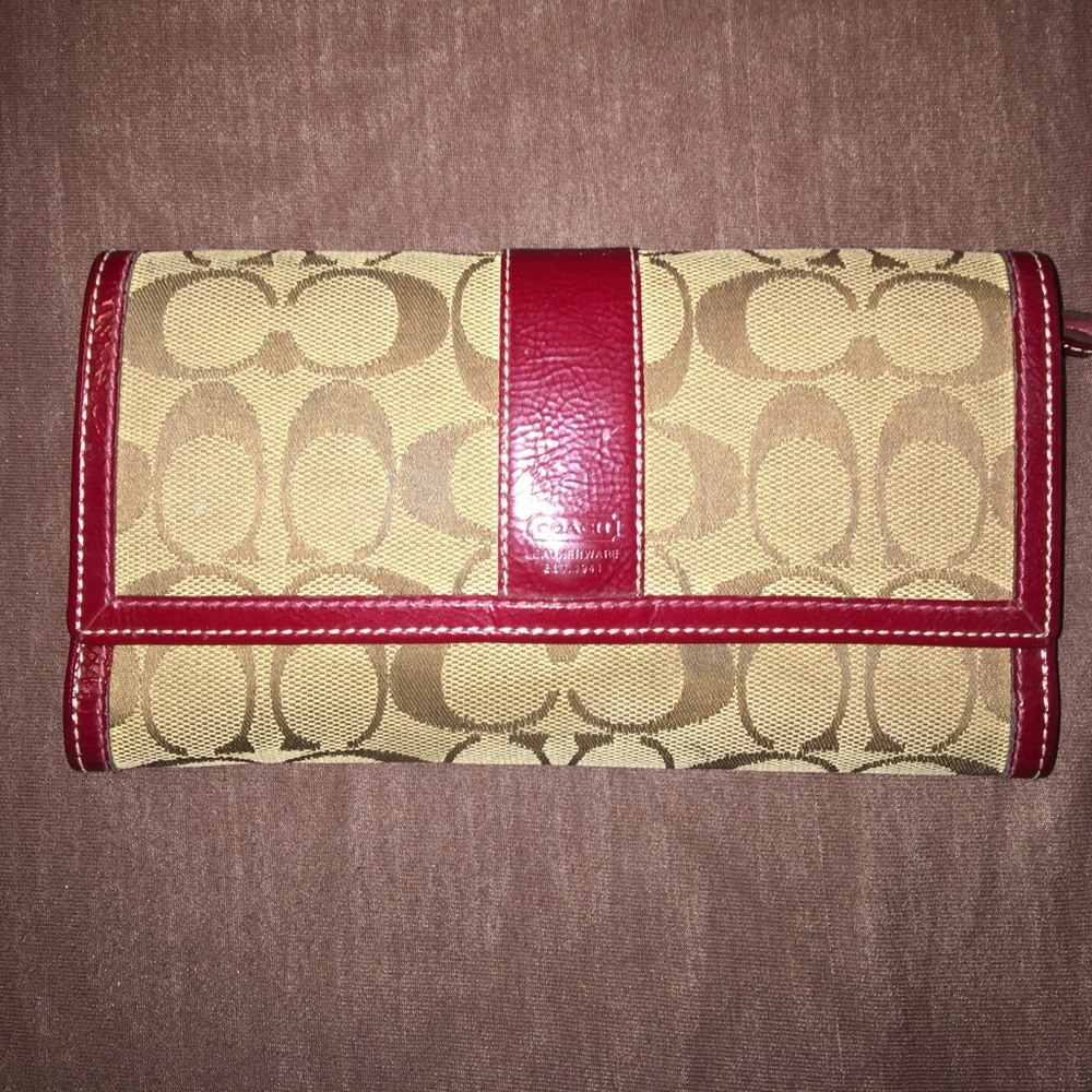 Coach wallet w/ Patent Leather in Burgundy