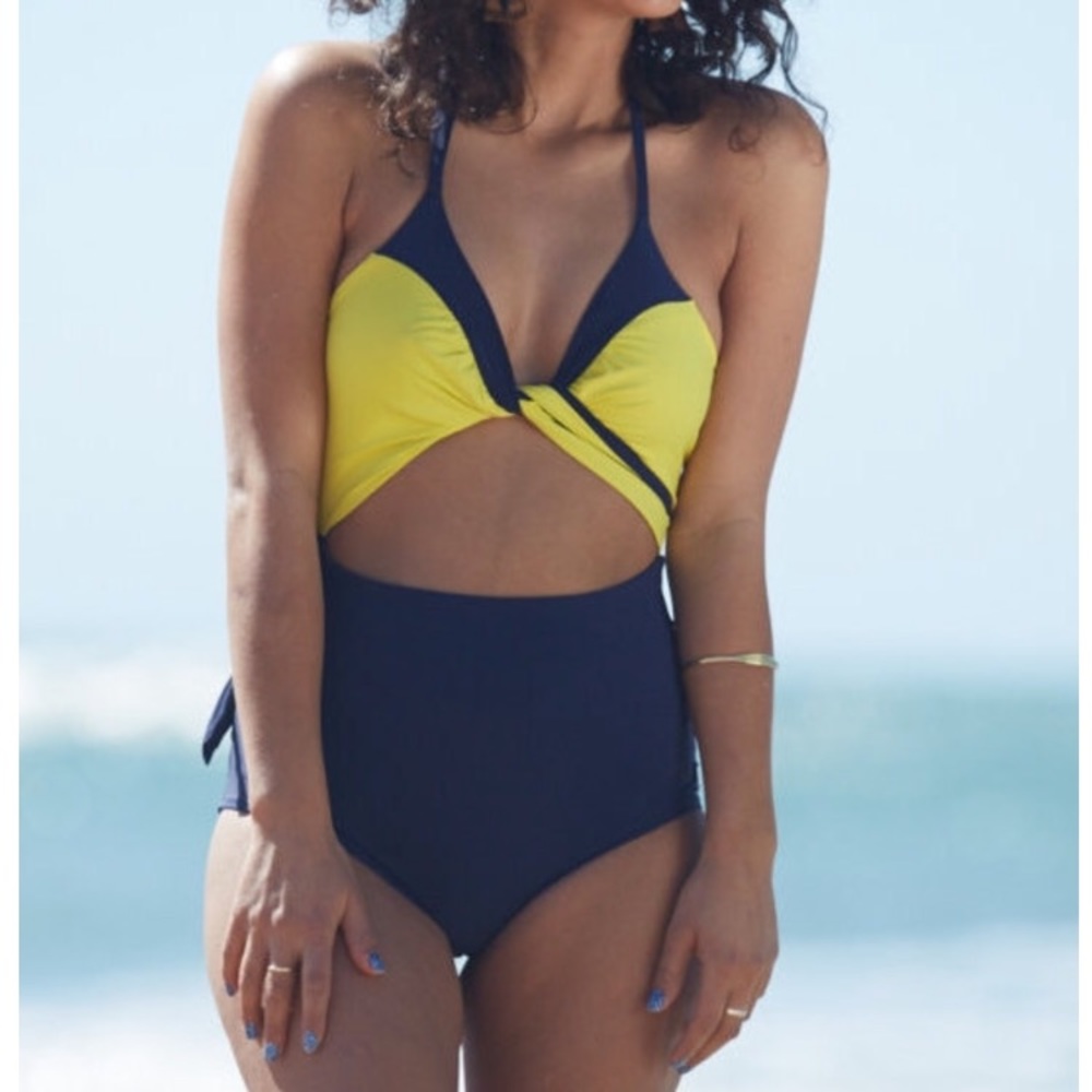 🆕 High waisted retro one piece 🔥make an offer!🔥