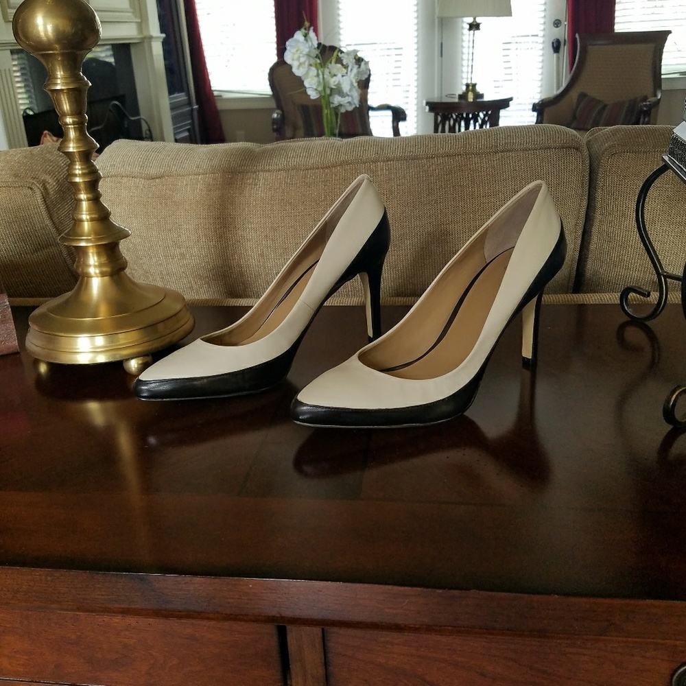 Ann Taylor pumps