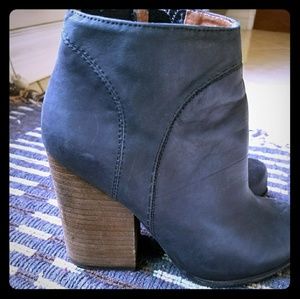 Jeffrey Campbell chunky heels ankle boots size 5